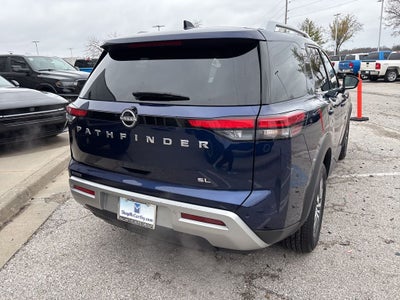 2025 Nissan Pathfinder SL