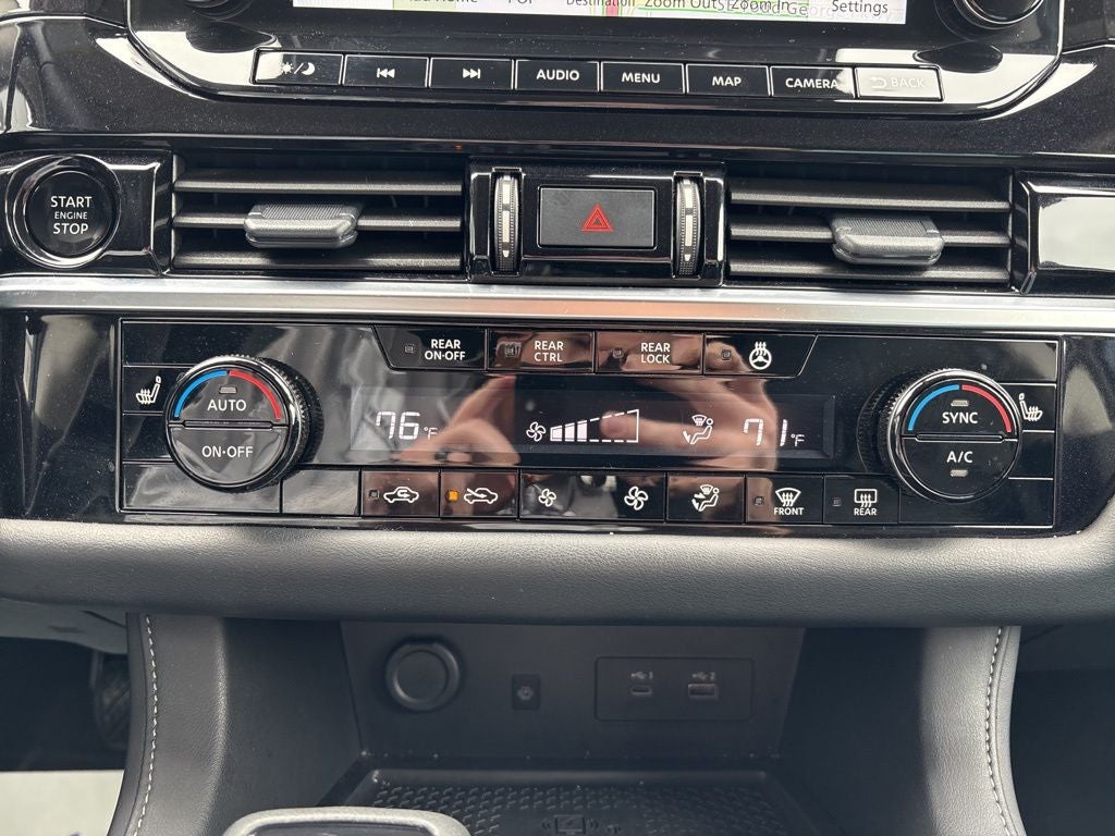 2025 Nissan Pathfinder SL