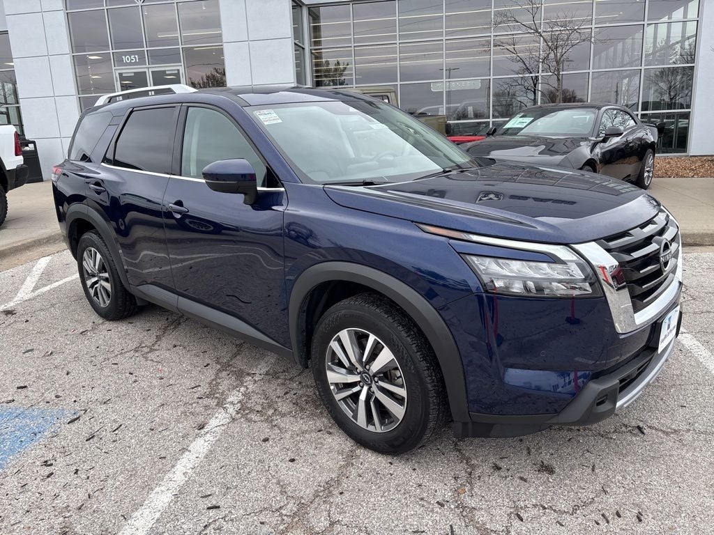 2025 Nissan Pathfinder SL
