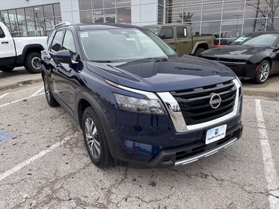 2025 Nissan Pathfinder SL