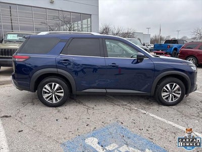 2025 Nissan Pathfinder SL FWD