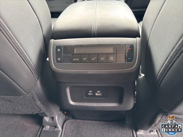 2025 Nissan Pathfinder SL FWD