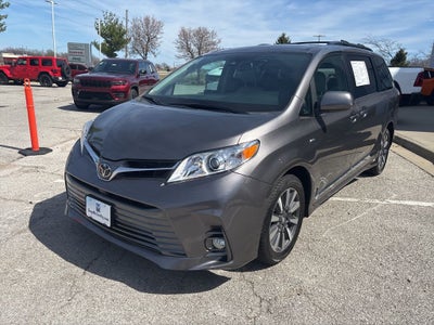 2018 Toyota Sienna XLE Premium 7 Passenger