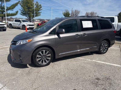 2018 Toyota Sienna XLE Premium 7 Passenger