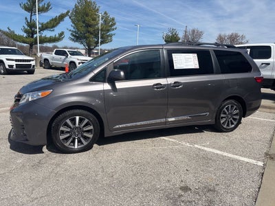 2018 Toyota Sienna XLE Premium 7 Passenger