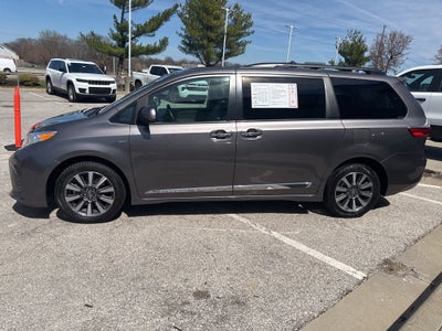 2018 Toyota Sienna XLE Premium 7 Passenger