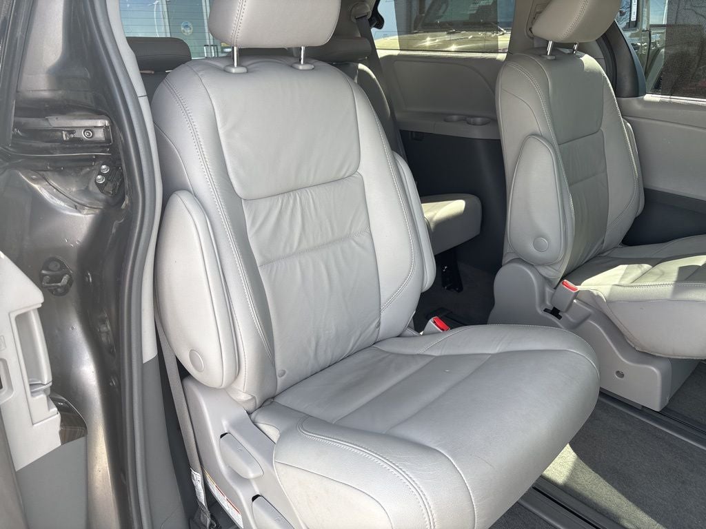 2018 Toyota Sienna XLE Premium 7 Passenger