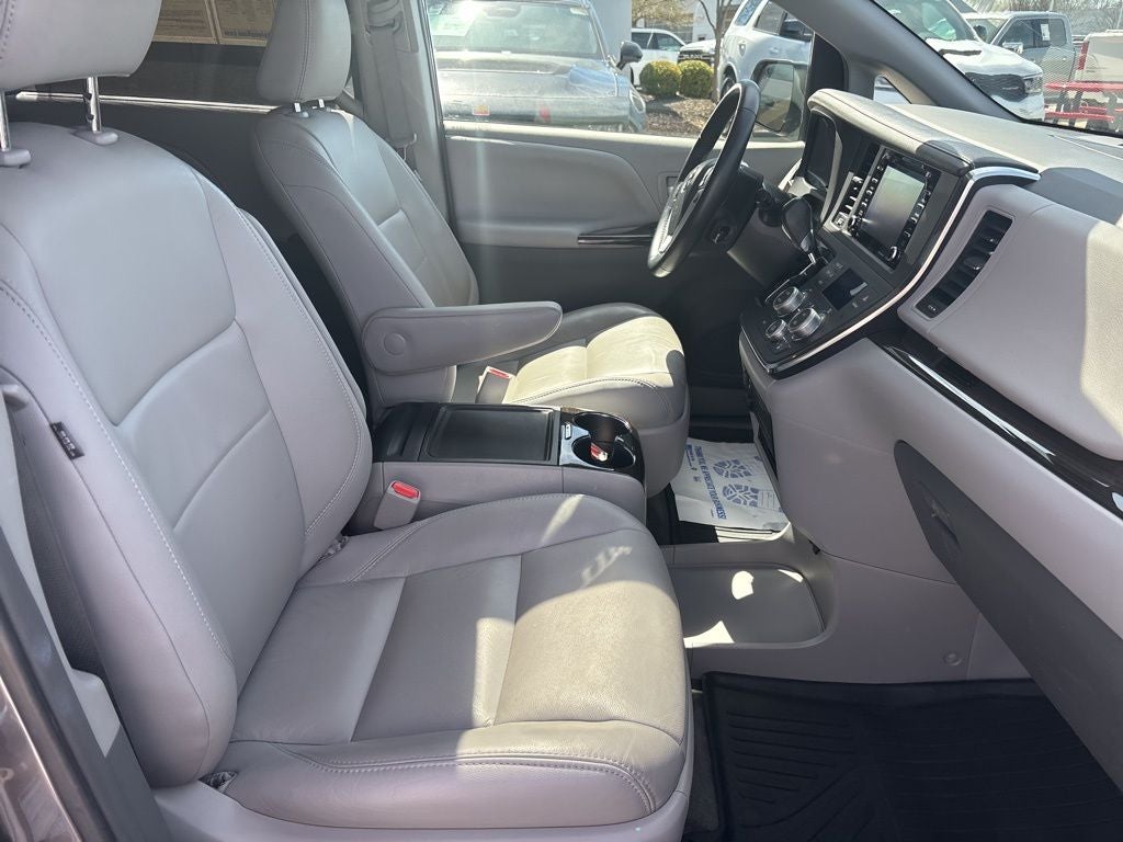 2018 Toyota Sienna XLE Premium 7 Passenger