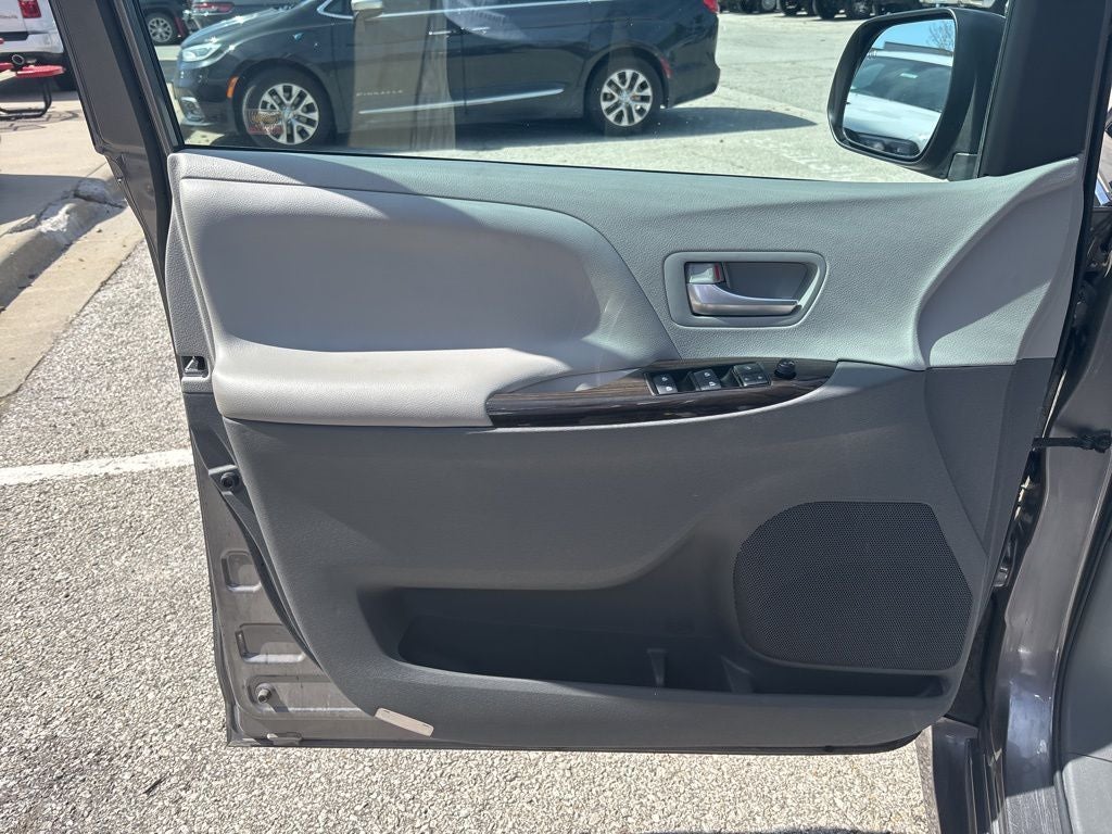2018 Toyota Sienna XLE Premium 7 Passenger