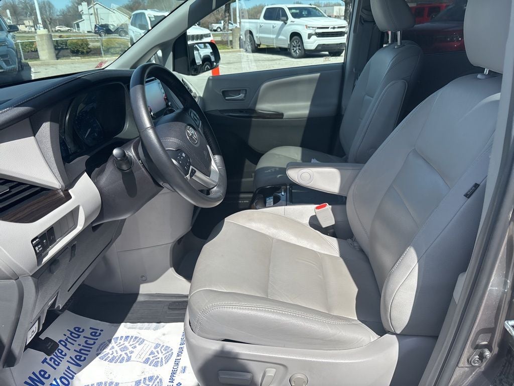 2018 Toyota Sienna XLE Premium 7 Passenger