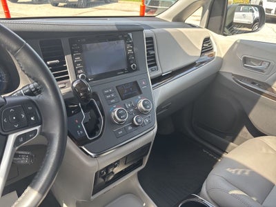 2018 Toyota Sienna XLE Premium 7 Passenger