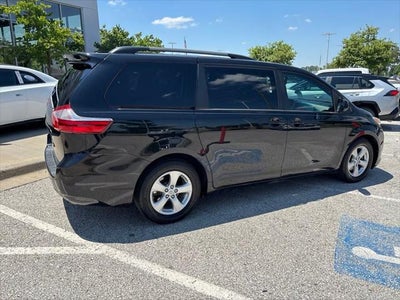 2017 Toyota Sienna LE 8 Passenger