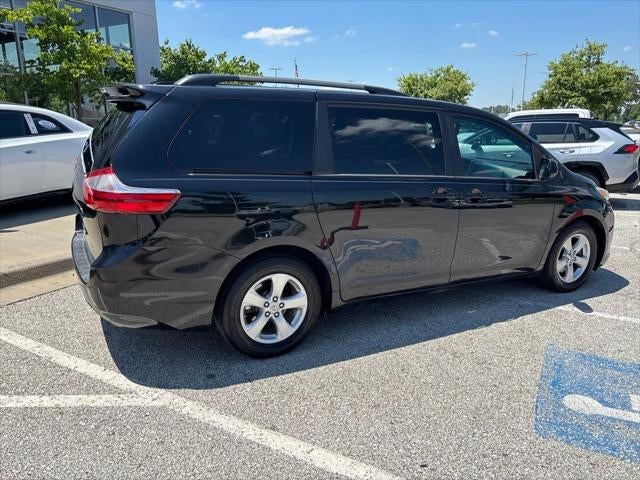 2017 Toyota Sienna LE 8 Passenger