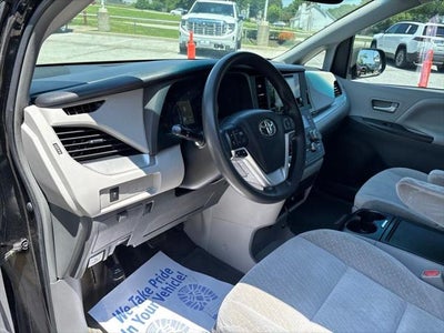 2017 Toyota Sienna LE 8 Passenger