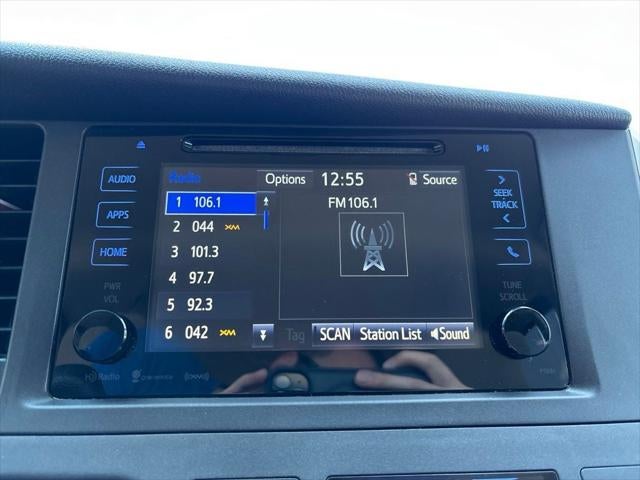 2017 Toyota Sienna LE 8 Passenger