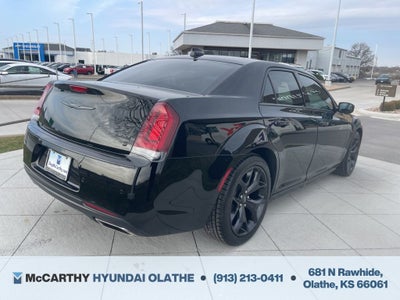 2022 Chrysler 300 Touring