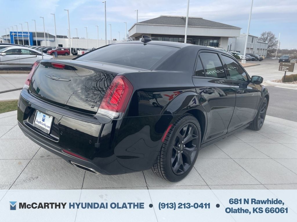 2022 Chrysler 300 Touring