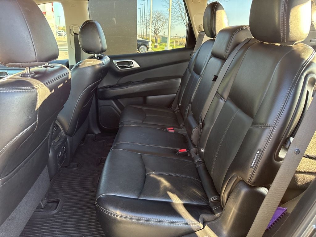 2019 Nissan Pathfinder SL