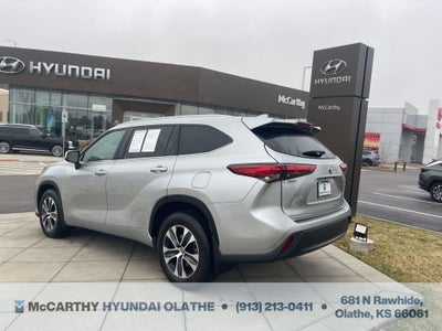 2022 Toyota Highlander Hybrid XLE