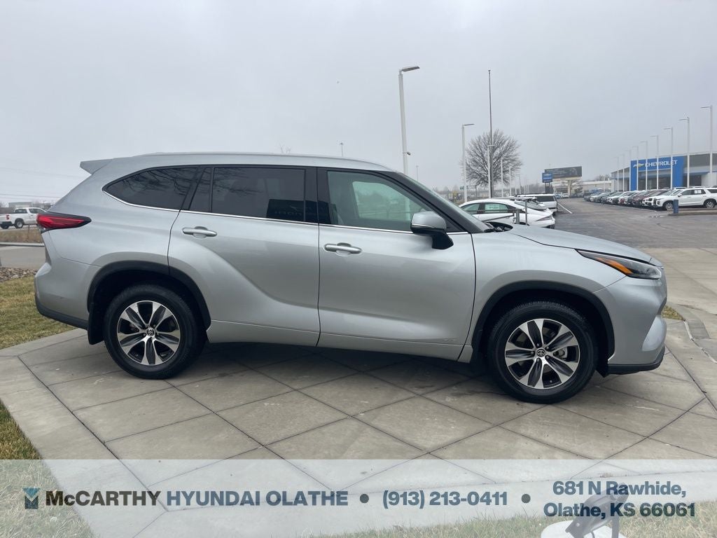 2022 Toyota Highlander Hybrid XLE