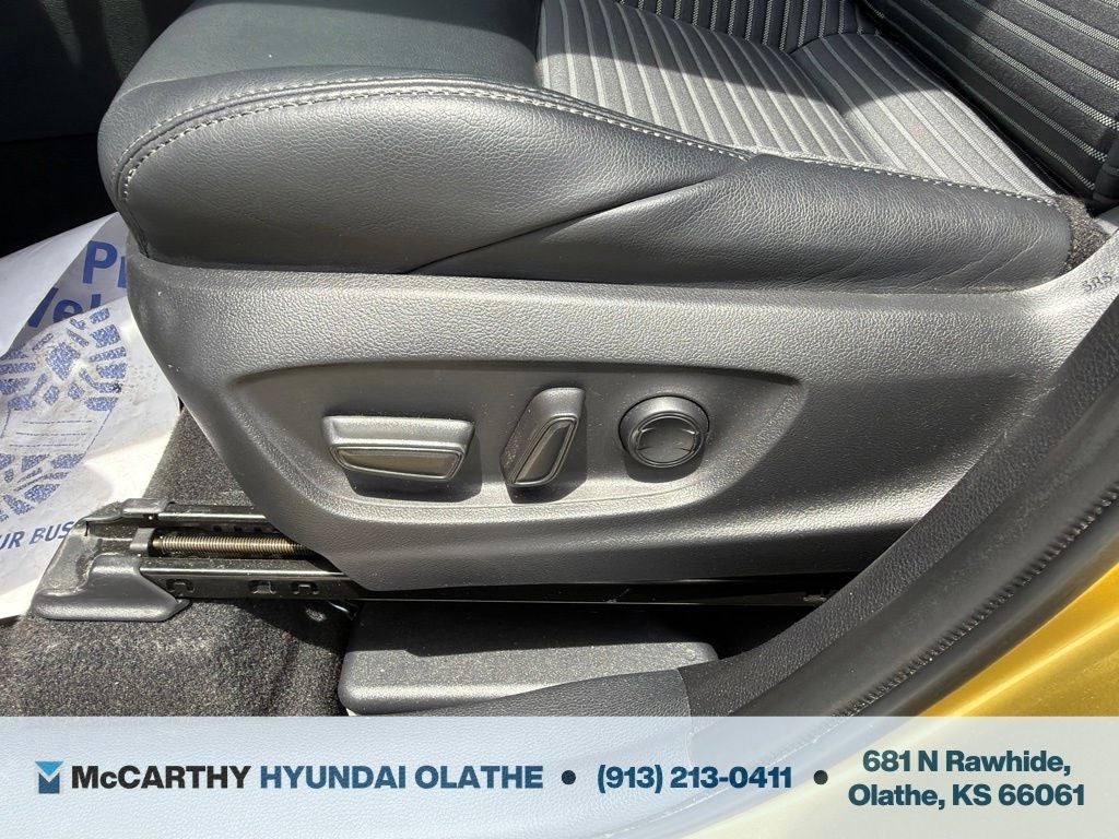2023 Toyota Corolla Cross Hybrid XSE