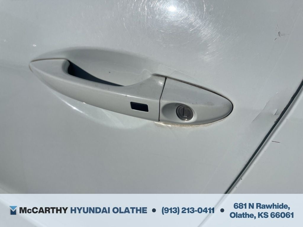 2013 Hyundai Veloster Base w/Black