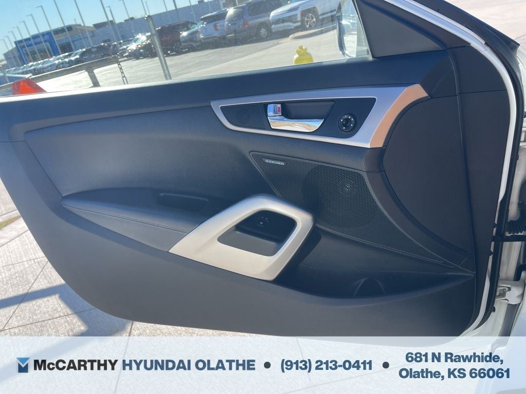 2013 Hyundai Veloster Base w/Black