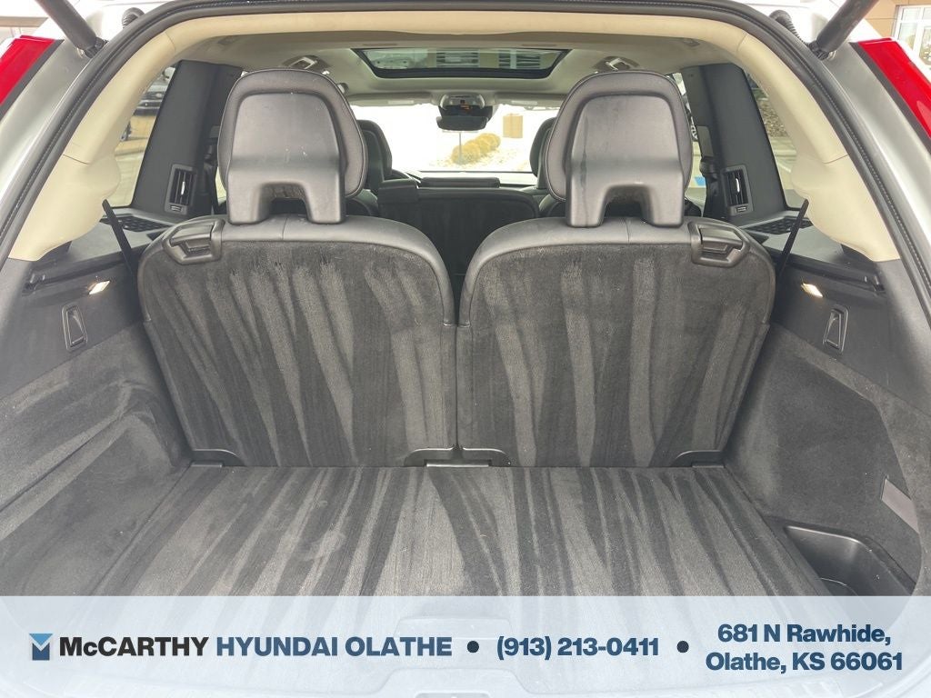 2016 Volvo XC90 T6 Momentum