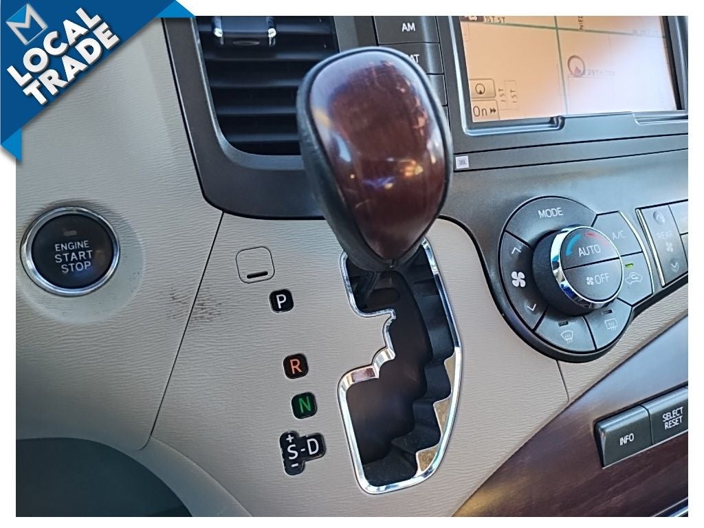 2013 Toyota Sienna AWD 7 Passenger