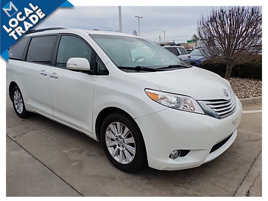 2013 Toyota Sienna AWD 7 Passenger