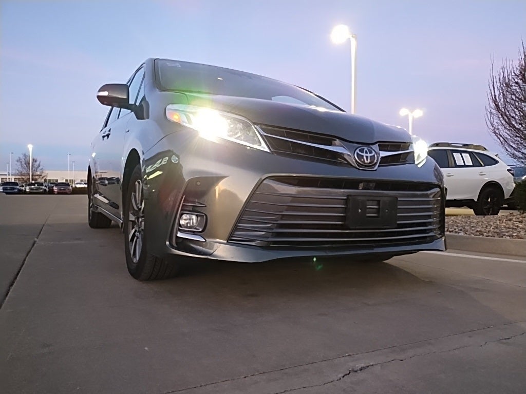 2018 Toyota Sienna Limited Premium 7 Passenger AWD