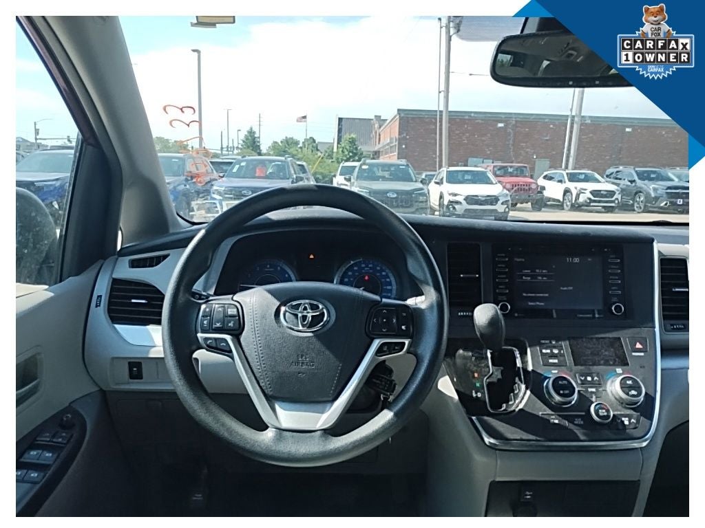 2018 Toyota Sienna LE 7 Passenger