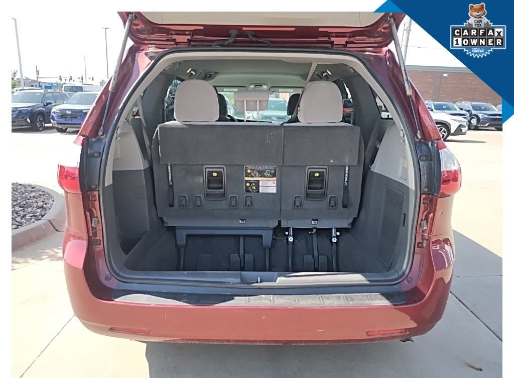 2018 Toyota Sienna LE 7 Passenger