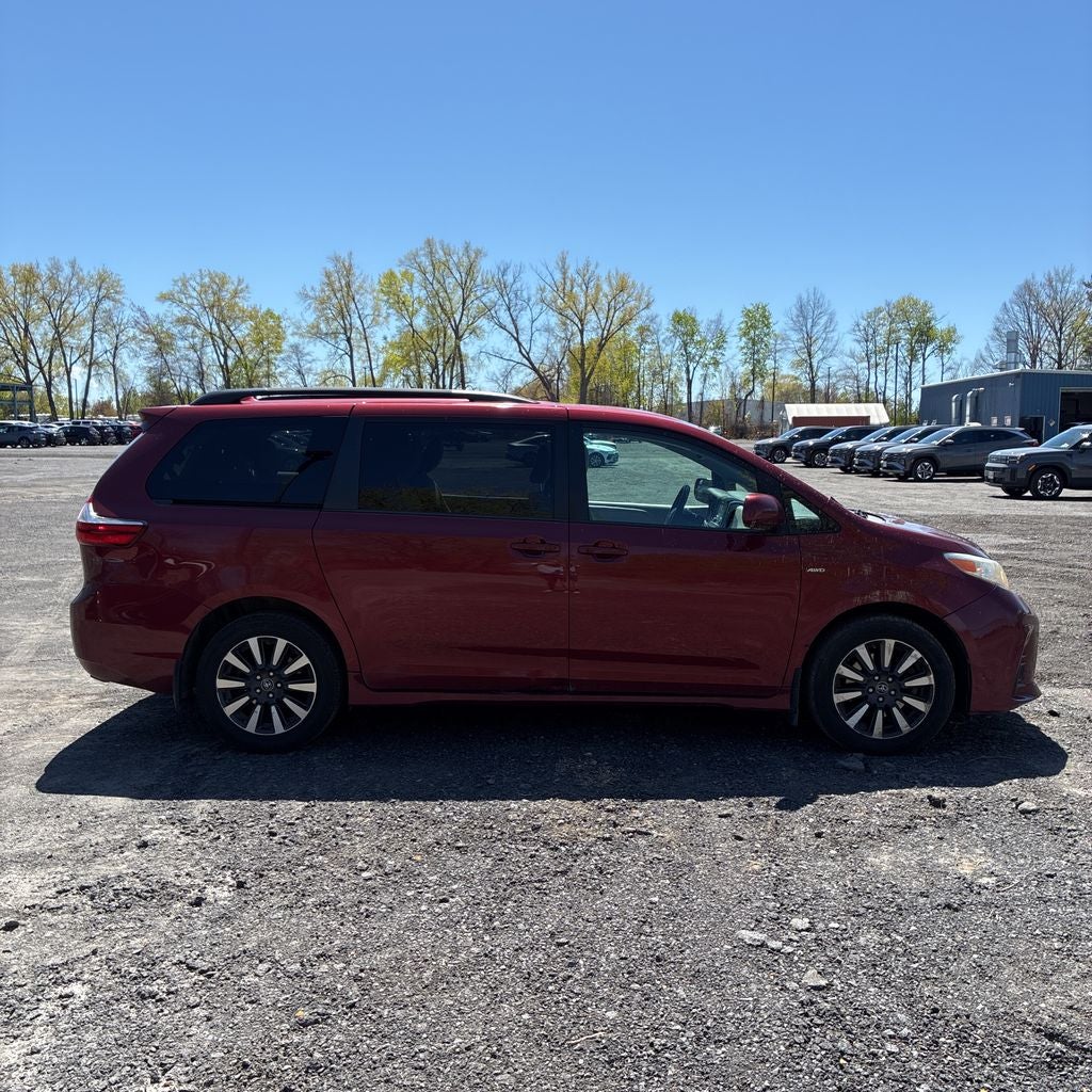 2018 Toyota Sienna LE 7 Passenger