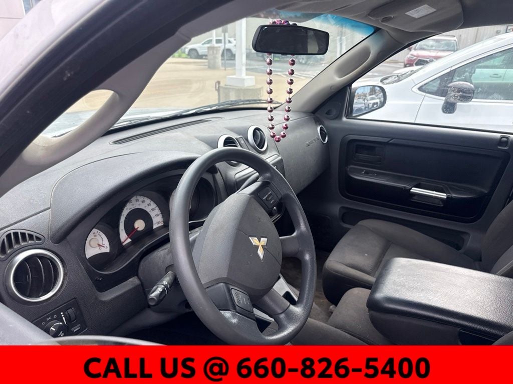 2007 Mitsubishi Raider LS