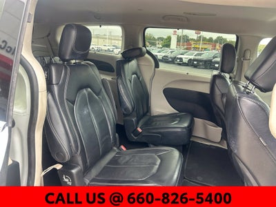2022 Chrysler Pacifica Touring L