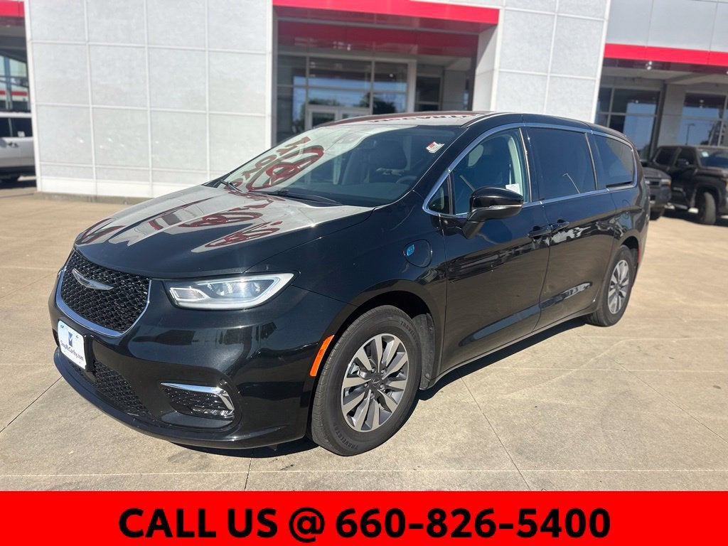 Used 2023 Chrysler Pacifica Hybrid Touring L with VIN 2C4RC1L73PR631094 for sale in Kansas City