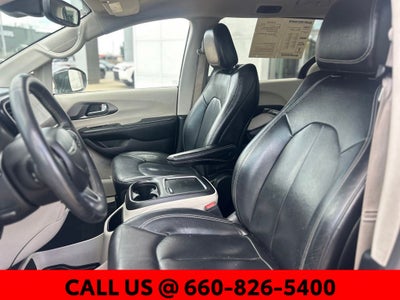 2022 Chrysler Pacifica Hybrid Touring L