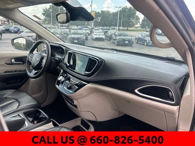 2022 Chrysler Pacifica Hybrid Touring L