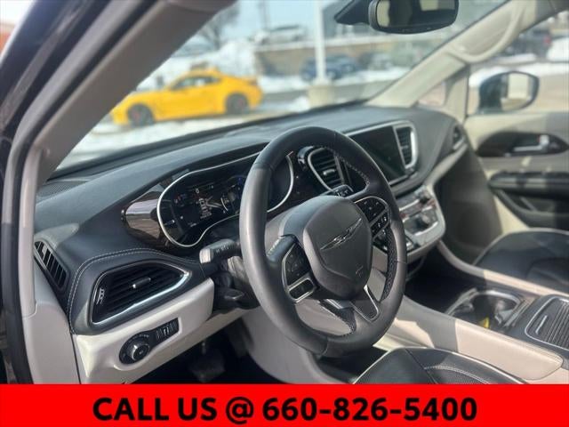 2023 Chrysler Pacifica Hybrid Limited