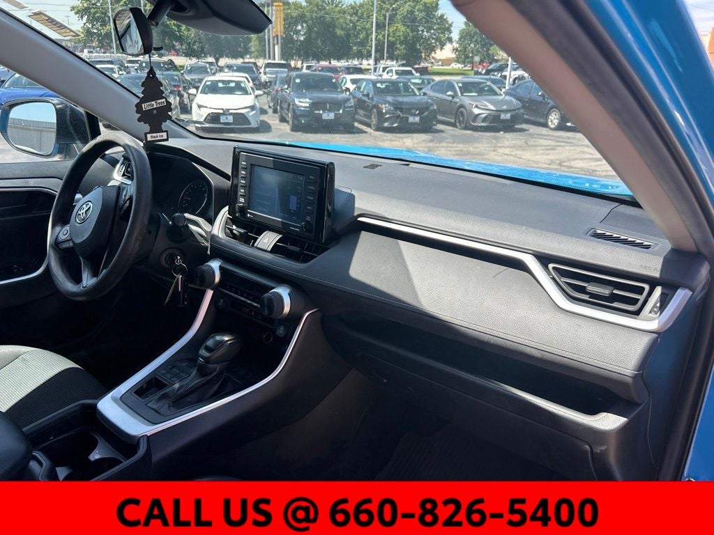 2021 Toyota RAV4 LE