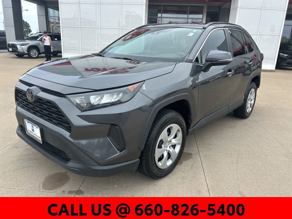 Used 2020 Toyota RAV4 LE with VIN 2T3G1RFVXLC065538 for sale in Kansas City