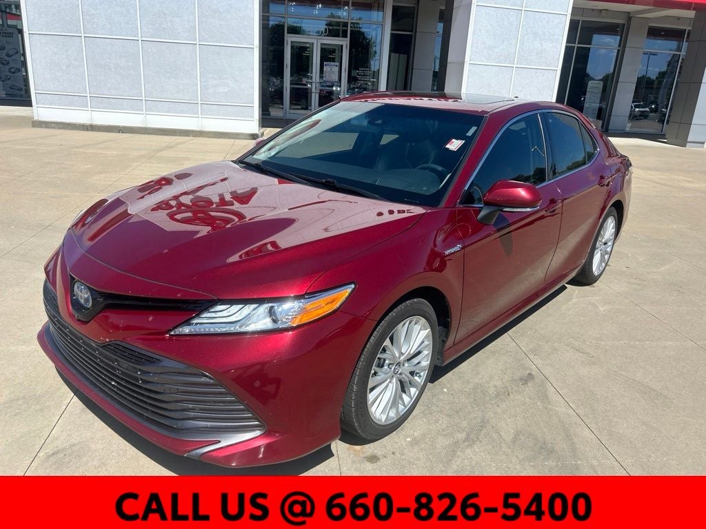 Used 2018 Toyota Camry XLE Hybrid with VIN 4T1B21HKXJU504902 for sale in Kansas City