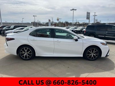 2024 Toyota Camry SE