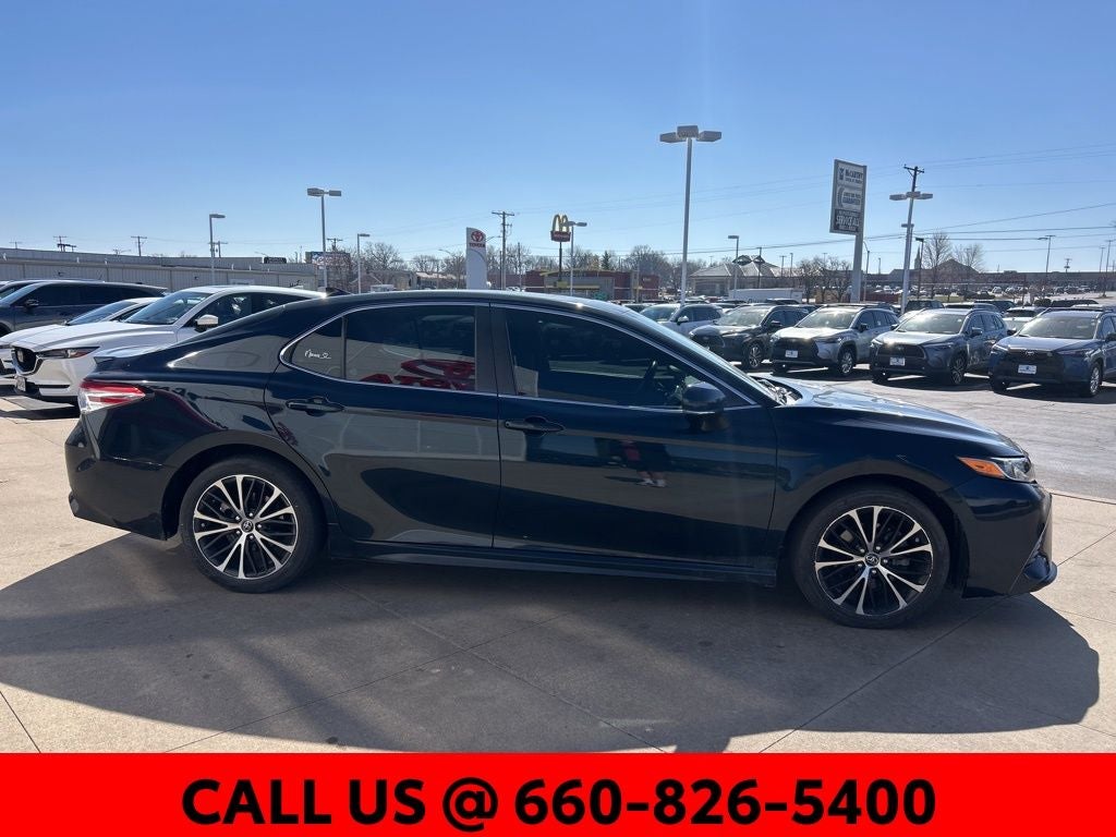 2020 Toyota Camry SE