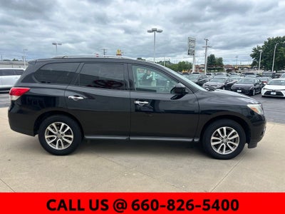 2016 Nissan Pathfinder SV