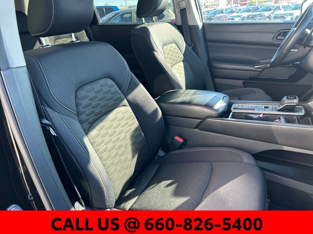 2024 Nissan Pathfinder SV