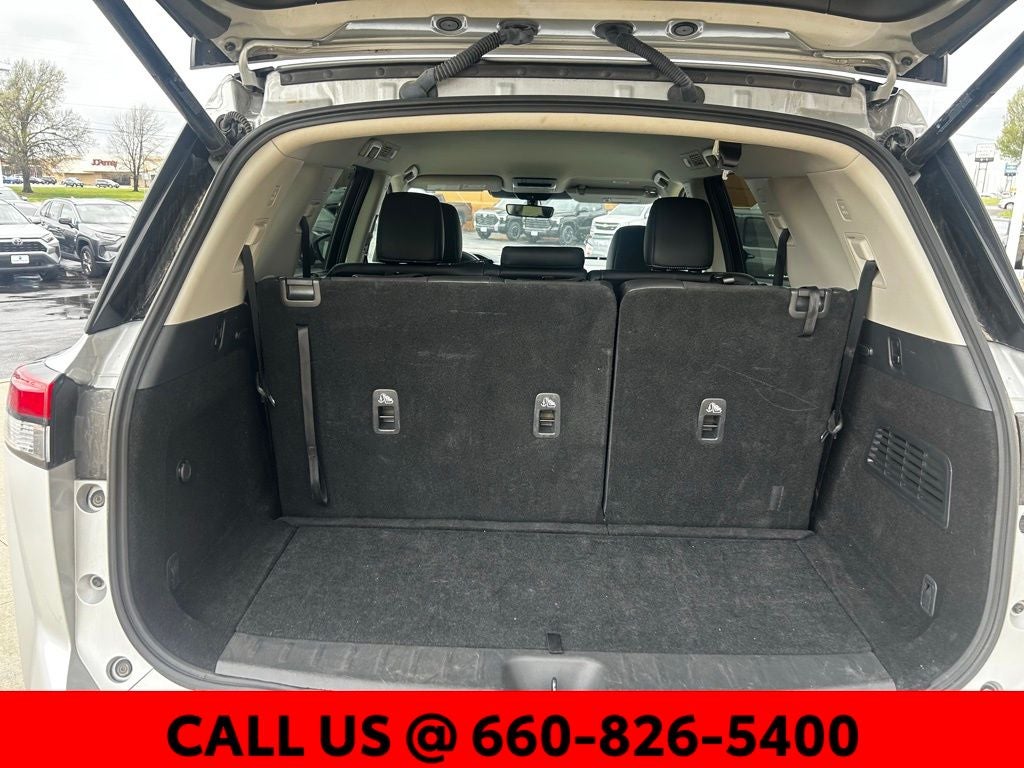 2025 Nissan Pathfinder SL