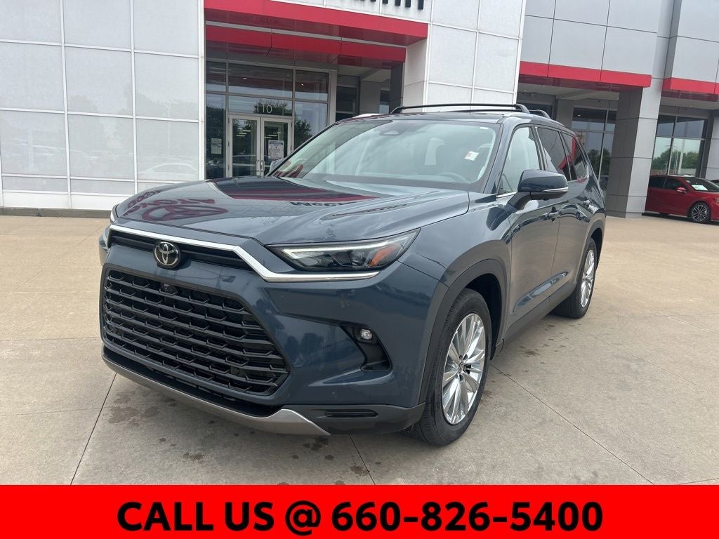 Used 2025 Toyota Grand Highlander Platinum with VIN 5TDAAAB50SS084062 for sale in Kansas City