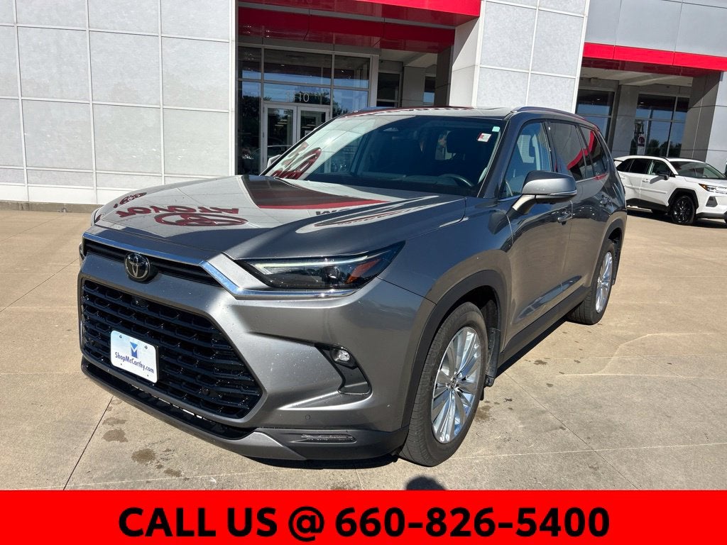 Used 2025 Toyota Grand Highlander Platinum with VIN 5TDAAAB5XSS076762 for sale in Kansas City
